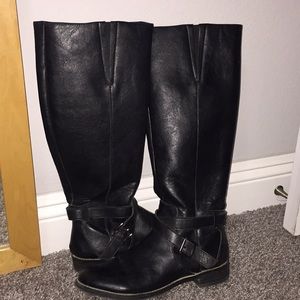 Kenneth Cole Reaction black boots